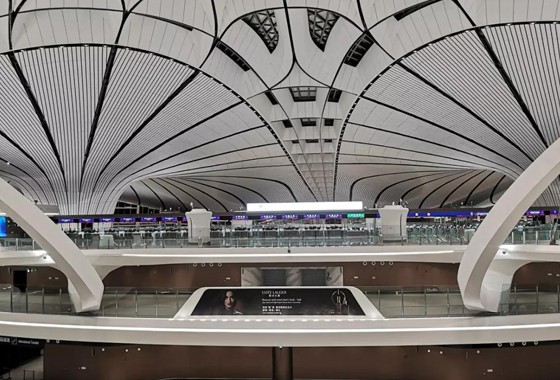 大兴机场首迎国际航班，，，，，，888官网科技产品C位亮相