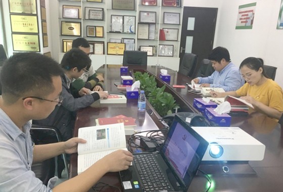 凝心聚力，，，，，，砥砺前行  ——888官网科技党支部进建 “习近平两会沉要讲话”纪实