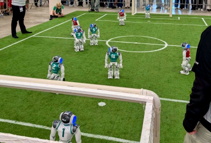 NAO机械人闪灼RoboCup2025，，，，，，，，以尖端技术支持全球顶级赛事?