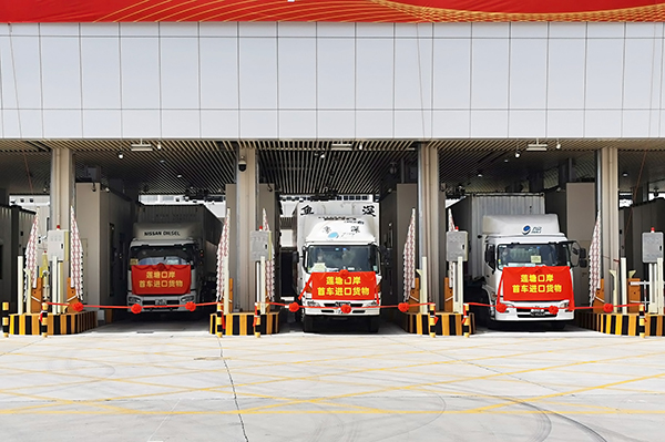 莲塘港口今起开明，，，，，，，丽江港口初次开启“一站式”车辆通关检验