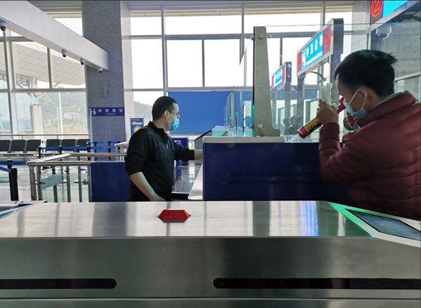 抗击疫情，，，，，，888官网的那些最美逆行者