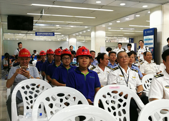 抢建遭台风沉创的九洲港口岸，，，，，888官网科技义不容辞！