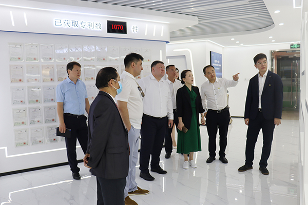 吉尔吉斯斯坦玛纳斯国际机场集团公司、吉尔吉斯邮政股份有限公司到访888官网科技